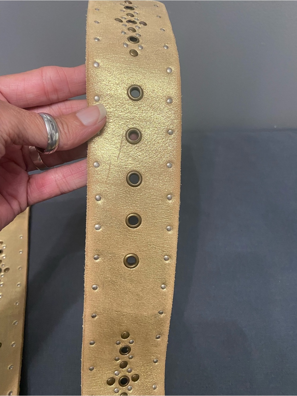 New CALVIN KLEIN Vintage Leather Studded Distressed Gold Belt Wide Boho XL Retro - Picture 9 of 13